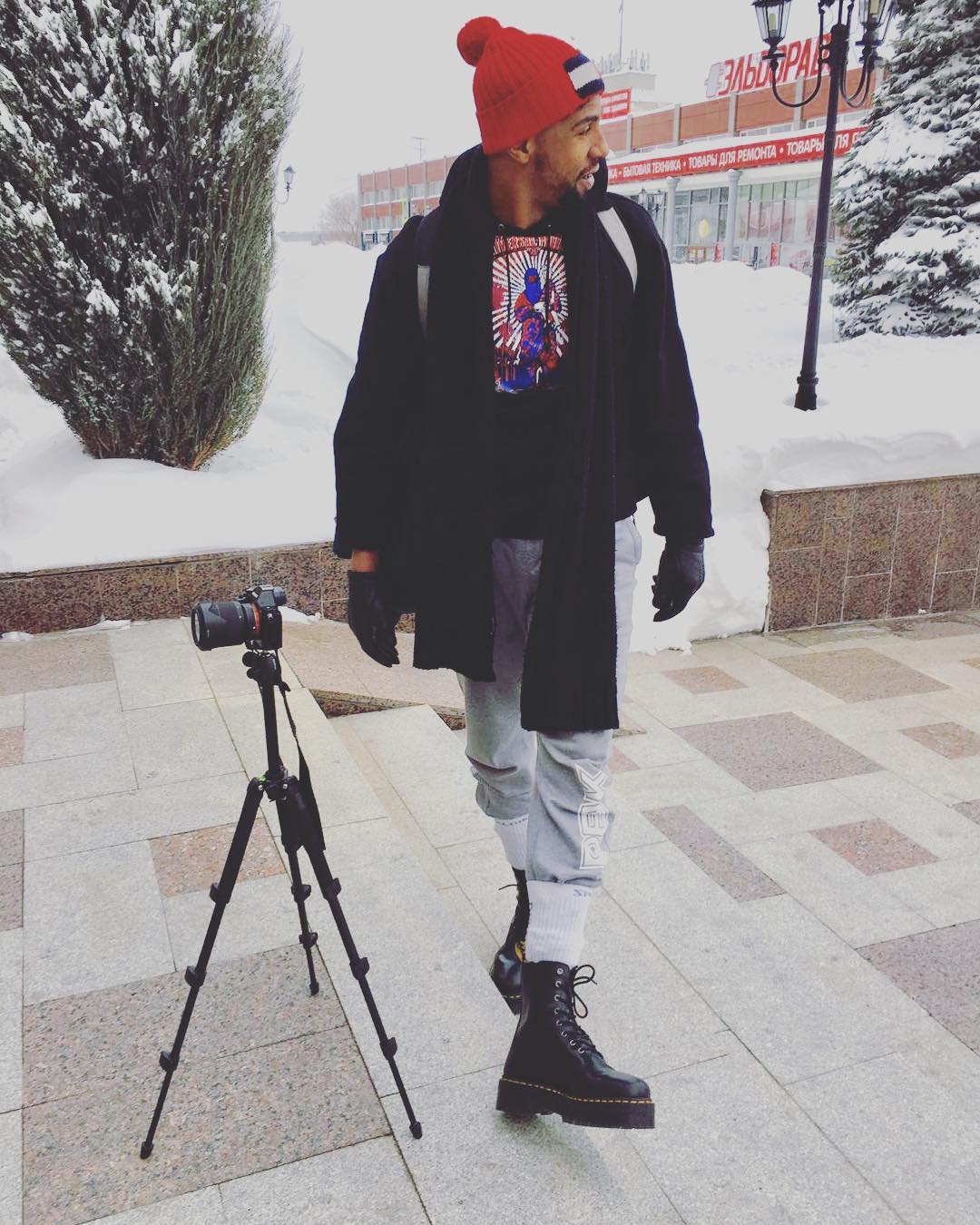 QUY TRÌNH SẢN XUẤT MỘT ĐÔI DR. MARTENS CHÍNH HÃNG